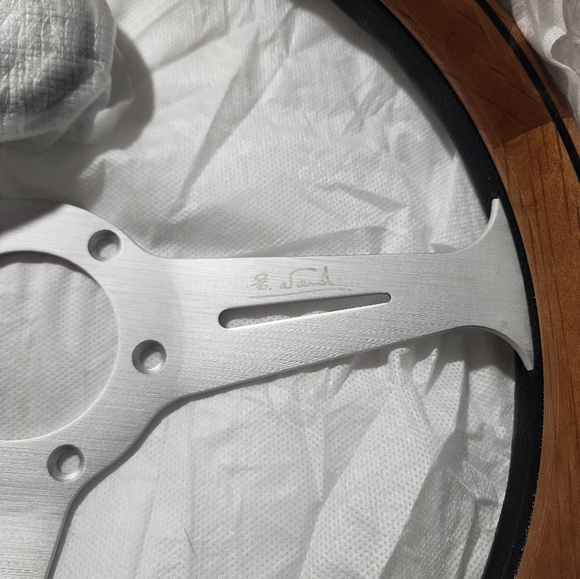 Steering wheel - Picture 4 of 6